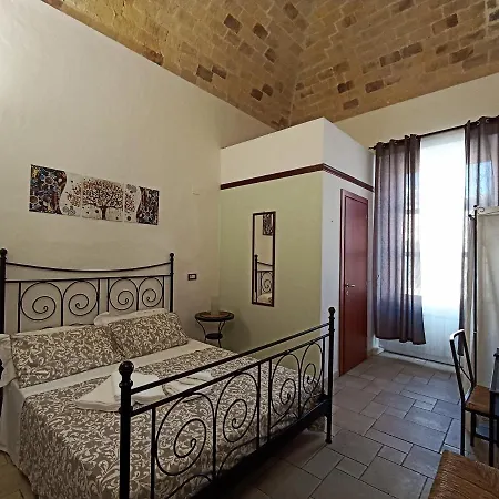 Xenia, 3*