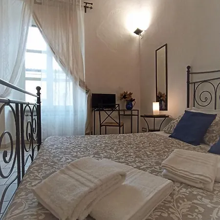 Xenia, Oda ve Kahvaltı