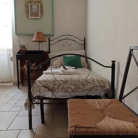 Xenia, * Vasto