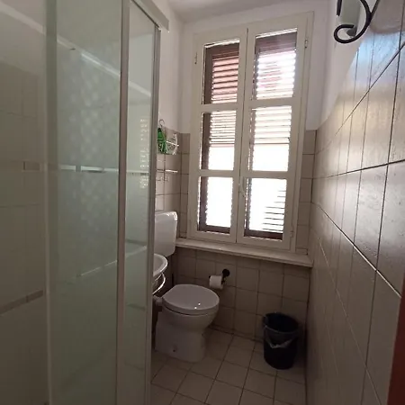 Xenia, Oda ve Kahvaltı 3*